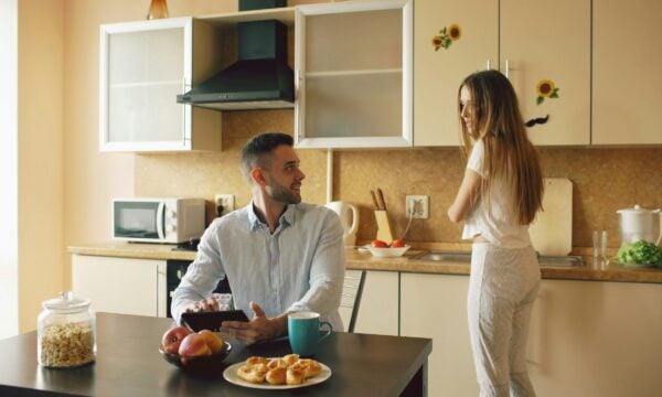 Υψηλή χοληστερίνη: Οι 4 τροφές που πρέπει να έχετε πάντα στην κουζίνα σας, σύμφωνα με γιατρό