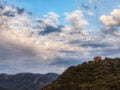 Καιρός σήμερα: Βροχές και μικρή άνοδος της θερμοκρασίας, άνεμοι μέχρι 7 μποφόρ στο Αιγαίο