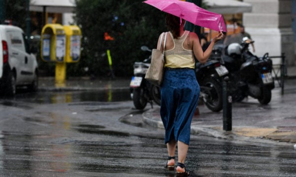 Καιρός: Φθινοπωρινό σκηνικό με βροχές και καταιγίδες – Οι περιοχές που θα βρεθούν στο επικεντρο