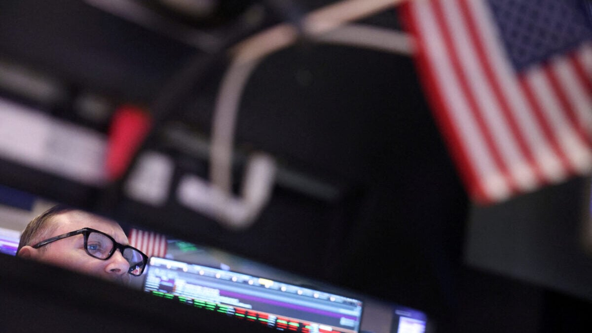 Wall Street: Κατρακύλησαν οι μετοχές μετά το σήμα της Fed για πιθανή αύξηση επιτοκίων 1 Wall Street: Κατρακύλησαν οι μετοχές μετά το σήμα της Fed για πιθανή αύξηση επιτοκίων
