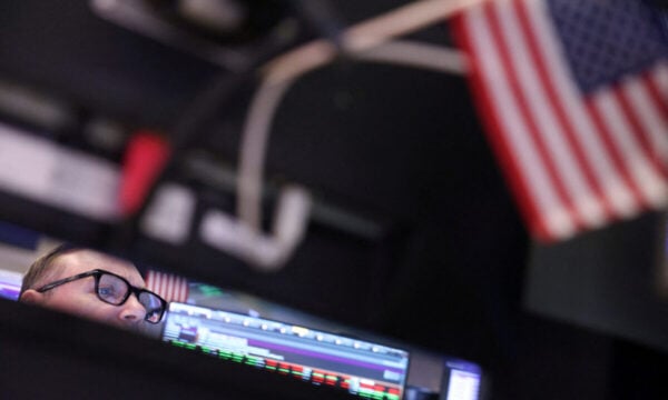 Wall Street: Οι μετοχές κατρακύλησαν μετά το σήμα της Fed για πιθανή αύξηση επιτοκίων