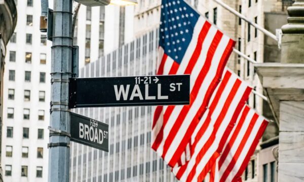 Wall Street: Κέρδη με τα «φτερά» της SpaceX και τα σενάρια για τερματισμό πολέμου στο Ιράν