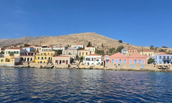 Τουρισμός για Όλους 2026: Νέα εισοδηματικά κριτήρια και οι 2 φάσεις του προγράμματος – Οι δικαιούχοι του voucher
