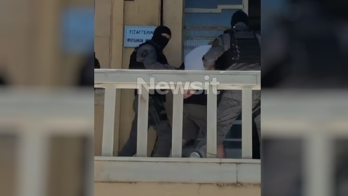 Σταυρούλα Λεβεντάκη: Ο Σκοπιανός ενοικιαστής οδηγείται στον εισαγγελέα για τα 13 δενδρύλλια και την εξαφάνιση 1 Σταυρούλα Λεβεντάκη: Ο Σκοπιανός ενοικιαστής οδηγείται στον εισαγγελέα για τα 13 δενδρύλλια και την εξαφάνιση