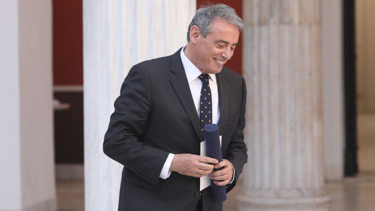 Ιορδάνης Χασαπόπουλος: Σπάνια εμφάνιση με τη σύζυγό του που έκλεψε την παράσταση