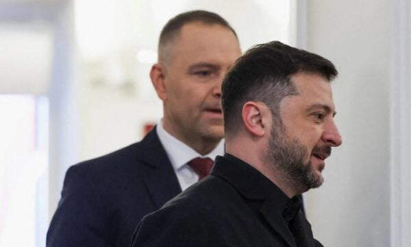 Κίεβο: Επιστροφές τιμητικών πολωνικών διακρίσεων μετά την αφαίρεση παρασήμου στον Ζελένσκι – Διπλωματική κρίση με τη Βαρσοβία