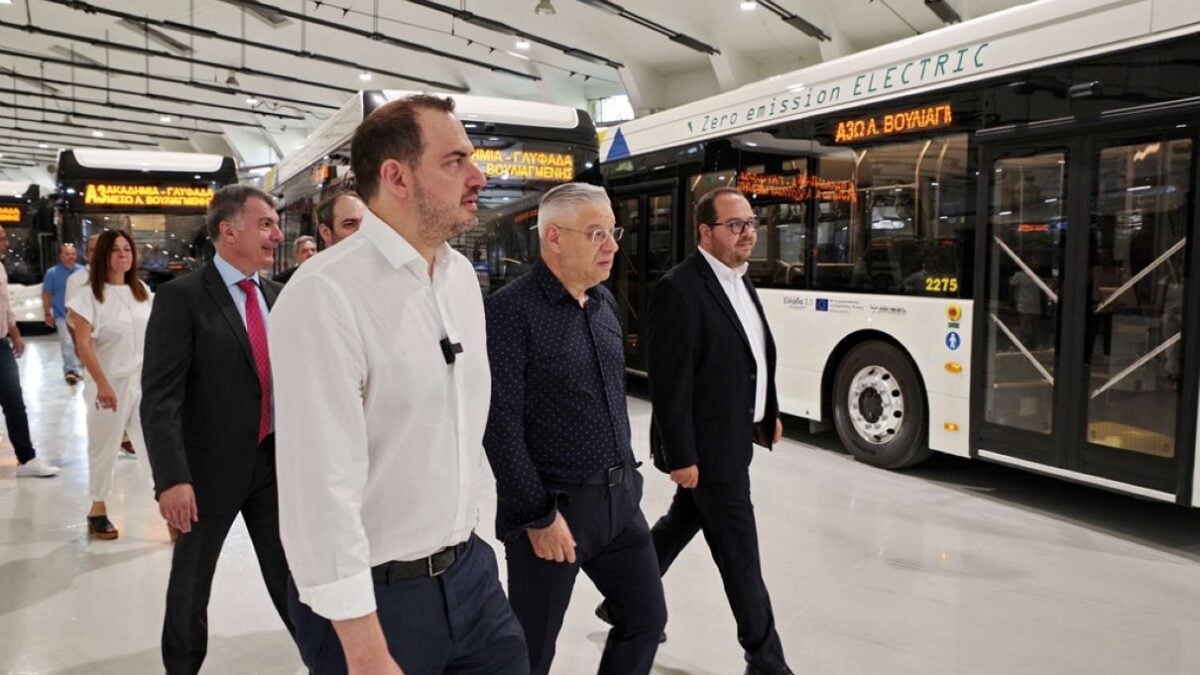 Κώτσηρας στο αμαξοστάσιο της ΟΣΥ στην πλατεία Αττικής: «Σε πλήρη εξέλιξη η ανανέωση του στόλου των λεωφορείων» 4 Κώτσηρας στο αμαξοστάσιο της ΟΣΥ στην πλατεία Αττικής: «Σε πλήρη εξέλιξη η ανανέωση του στόλου των λεωφορείων»