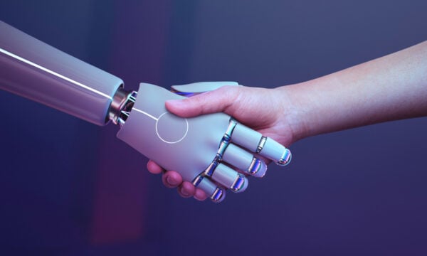 AI Act στην Ελλάδα: Τι αλλάζει για πολίτες και επιχειρήσεις – «Η συζήτηση για την ΤΝ αφορά πρωτίστως στην εμπιστοσύνη», δηλώνει ο Παπαστεργίου