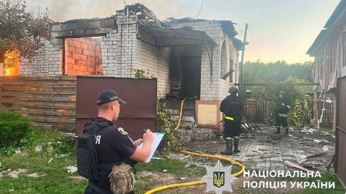 Ρωσικά πλήγματα σε όλη την Ουκρανία: 11 νεκροί και 62 τραυματίες το τελευταίο 24ωρο – Χτυπήθηκε εμπορικό πλοίο στο λιμάνι της Οδησσού 6 Ρωσικά πλήγματα σε όλη την Ουκρανία: 11 νεκροί και 62 τραυματίες το τελευταίο 24ωρο – Χτυπήθηκε εμπορικό πλοίο στο λιμάνι της Οδησσού
