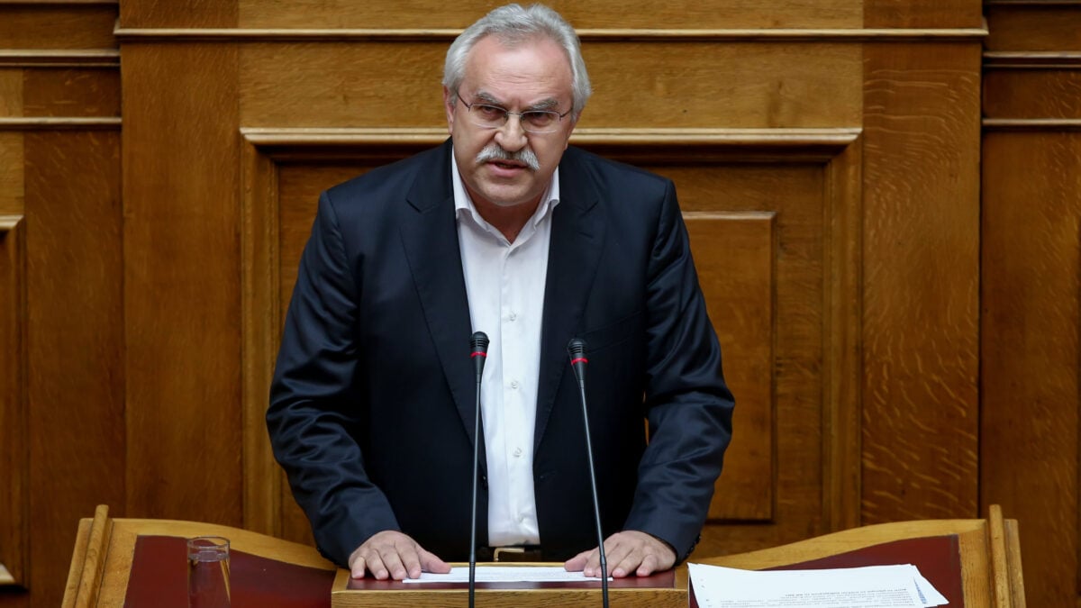 Φοιτητής ξανά στα 70 του ο πρώην βουλευτής του ΣΥΡΙΖΑ: «Η καλύτερη φαρμακευτική αγωγή είναι ο αγώνας», τονίζει ο Δημήτρης Γάκης 1 Φοιτητής ξανά στα 70 του ο πρώην βουλευτής του ΣΥΡΙΖΑ: «Η καλύτερη φαρμακευτική αγωγή είναι ο αγώνας», τονίζει ο Δημήτρης Γάκης