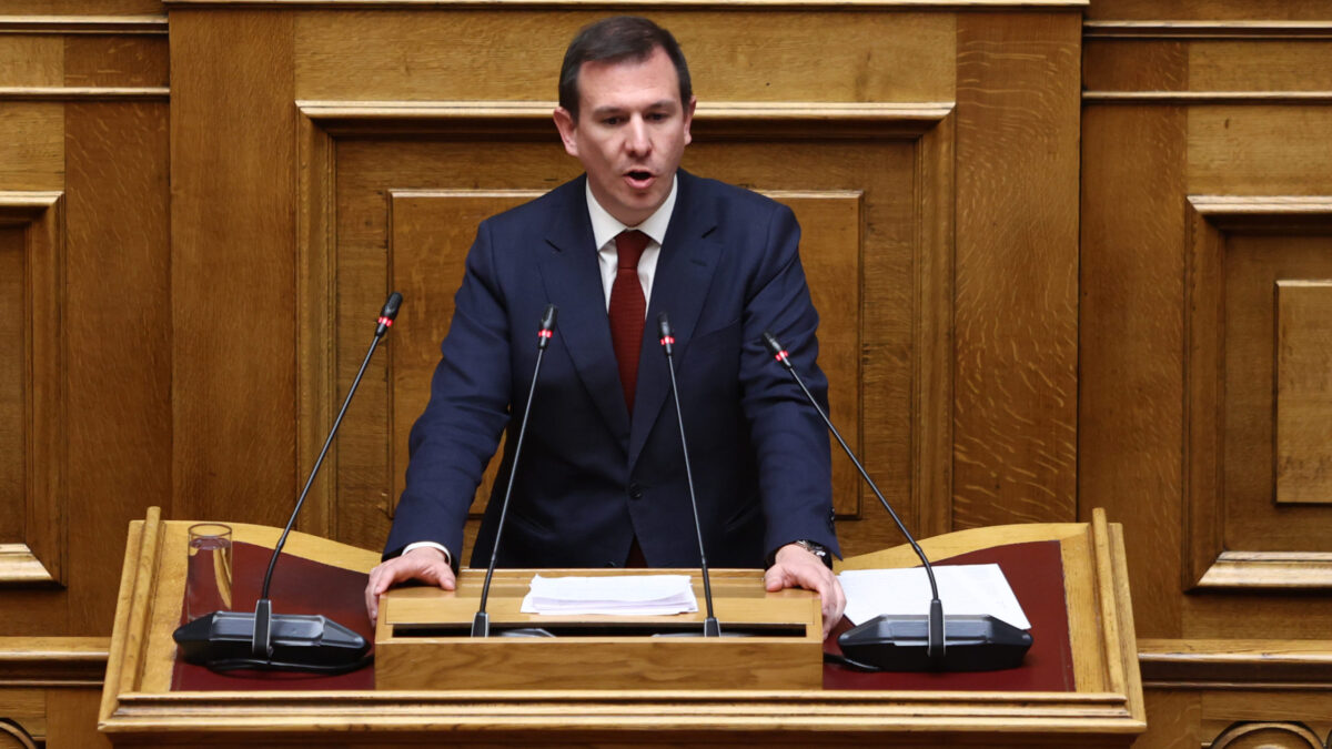 Δουδωνής: Ο Πρωθυπουργός επιχείρησε να γηπεδοποιήσει τη συζήτηση για την αναθεώρηση του Συντάγματος 1 Δουδωνής: Ο Πρωθυπουργός επιχείρησε να γηπεδοποιήσει τη συζήτηση για την αναθεώρηση του Συντάγματος