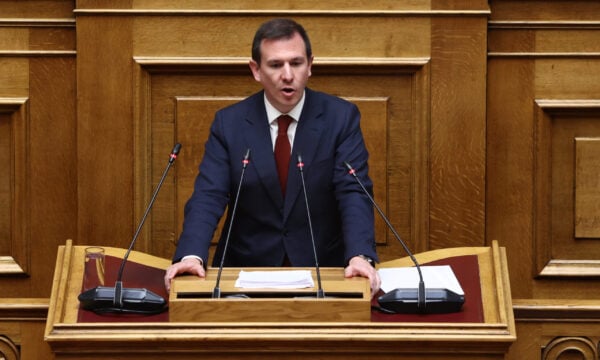 Δουδωνής: Ο Πρωθυπουργός επιχείρησε να γηπεδοποιήσει τη συζήτηση για την αναθεώρηση του Συντάγματος