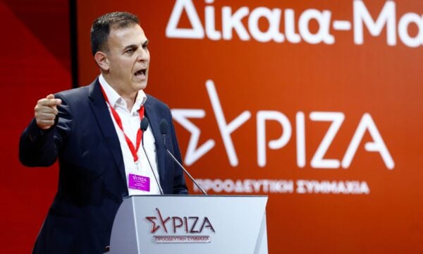 Γιώργος Καραμέρος: Παραιτήθηκε από βουλευτής του ΣΥΡΙΖΑ