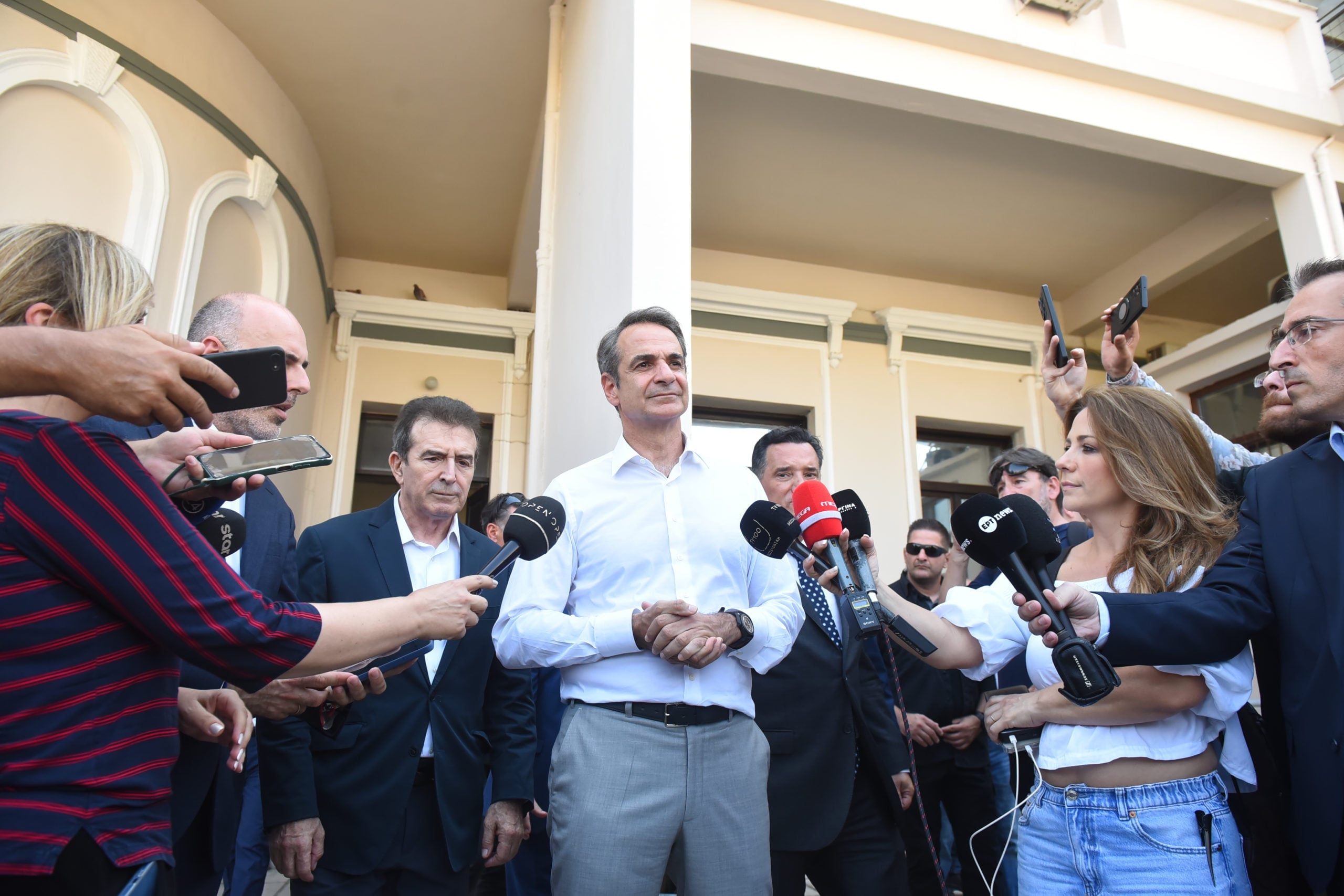 Μητσοτάκης από Ιπποκράτειο: Άνανδρη δολοφονική επίθεση – Η βία δεν έχει καμία θέση σε μια οργανωμένη κοινωνία – Βίντεο