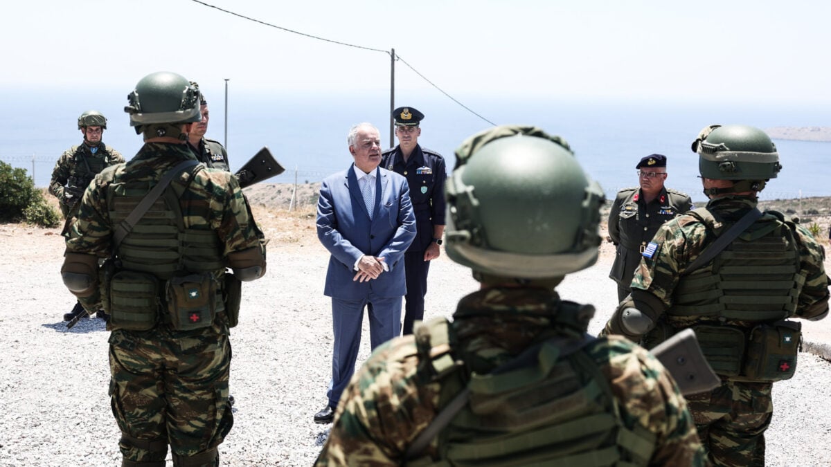 Τασούλας στο Αγαθονήσι: «Η σημαία που ανεμίζει πίσω μας, ανεμίζει περήφανα και αποφασιστικά» 1 Τασούλας στο Αγαθονήσι: «Η σημαία που ανεμίζει πίσω μας, ανεμίζει περήφανα και αποφασιστικά»