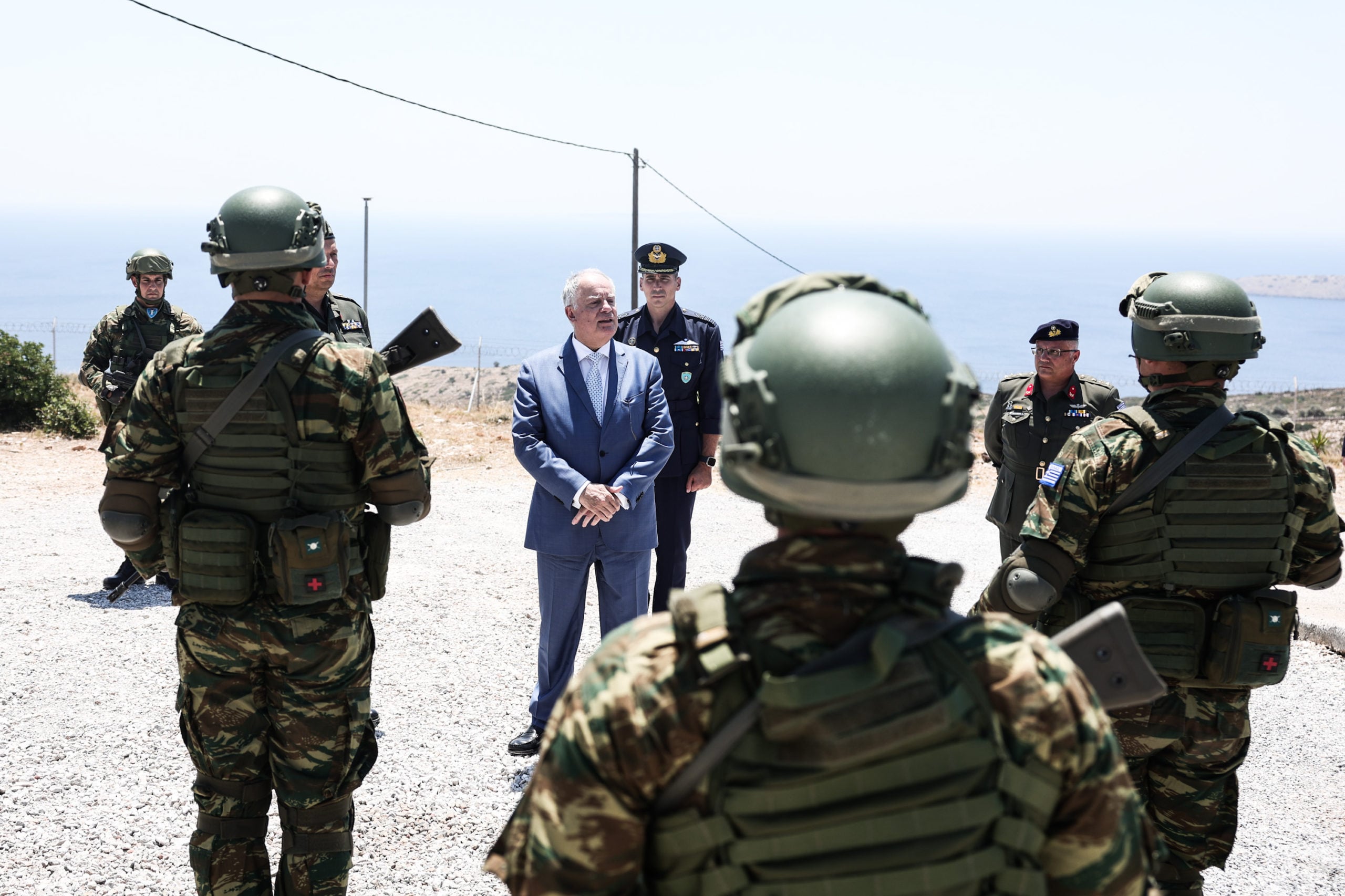 Τασούλας στο Αγαθονήσι: «Η σημαία που ανεμίζει πίσω μας, ανεμίζει περήφανα και αποφασιστικά»