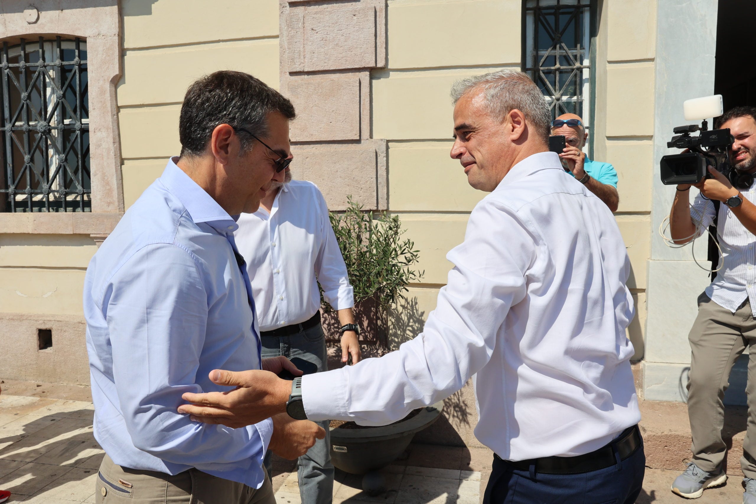 Ο Τσίπρας: «Εθνικό ζήτημα και πατριωτική μας ευθύνη να κρατήσουμε ζωντανή την πρωτογενή παραγωγή» – Σειρά συναντήσεων κατά την επίσκεψή του στη Λέσβο