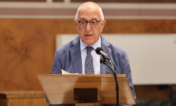 Μάρω Κοντού: Ο επικήδειος από τον Νικήτα Κακλαμάνη – «Αυτό που με πονάει είναι ότι θα πρέπει να σου πω οριστικά “καληνύχτα”»