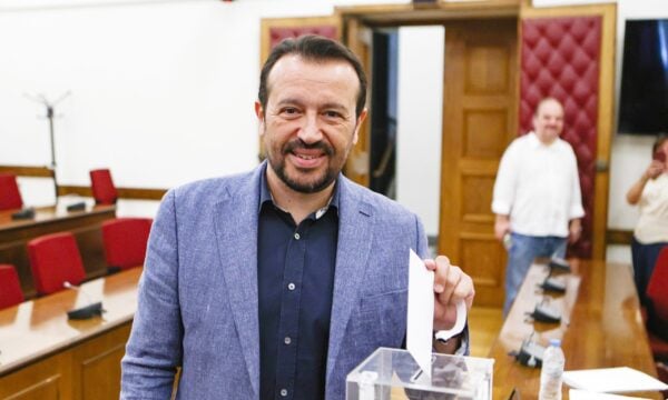 ΣΥΡΙΖΑ: Η ψηφοφορία για την εκλογή της Ρένας Δούρου στη θέση της προέδρου της Κ.Ο. – Δείτε φωτογραφίες