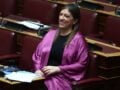 Βουλή: Το χαρτί που ξέχασε η Κωνσταντοπούλου και το… βρήκε ο Βελόπουλος – Δείτε βίντεο