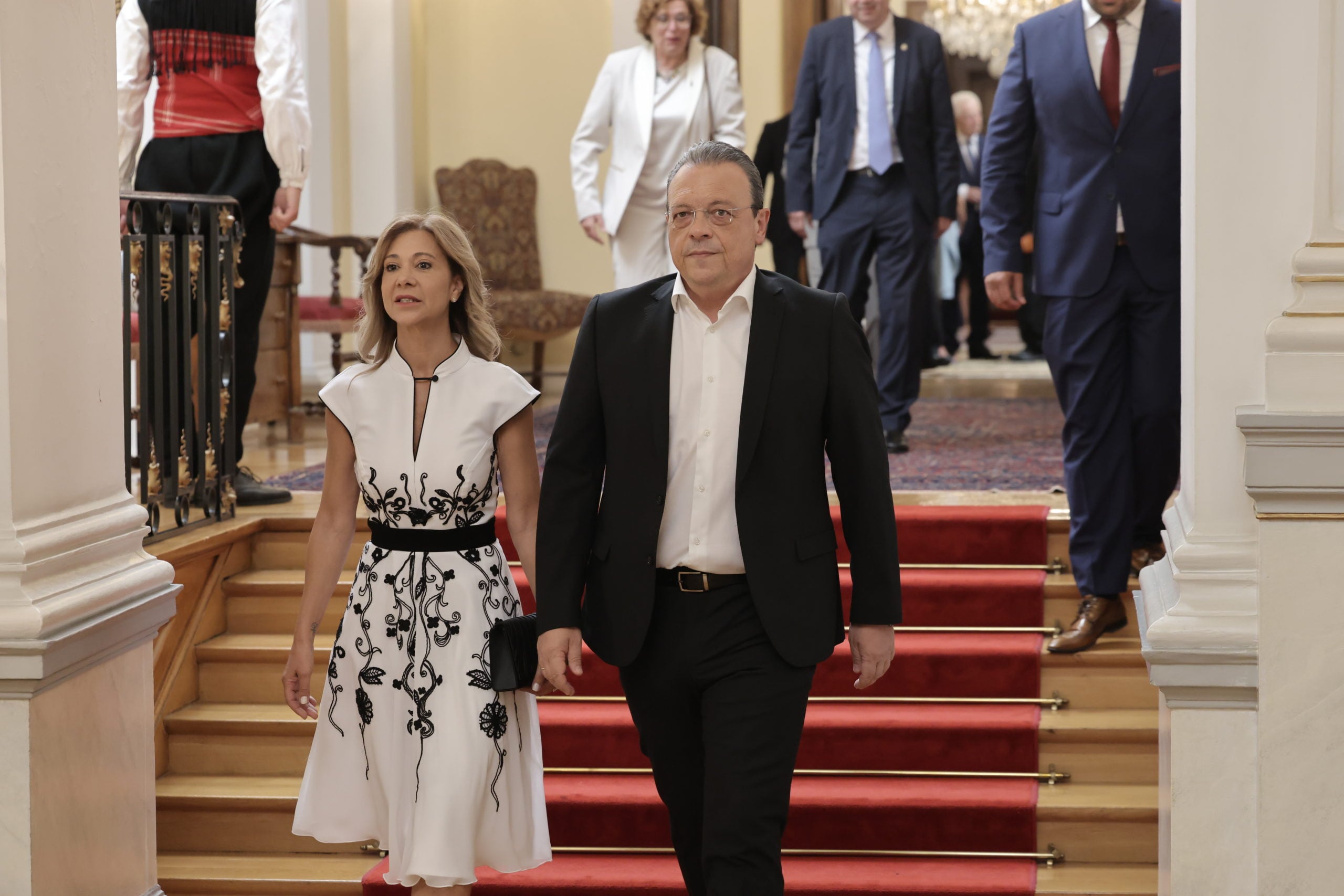 Live δεξίωση στο Προεδρικό Μέγαρο για την 52η επέτειο αποκατάστασης της Δημοκρατίας 15 Live δεξίωση στο Προεδρικό Μέγαρο για την 52η επέτειο αποκατάστασης της Δημοκρατίας