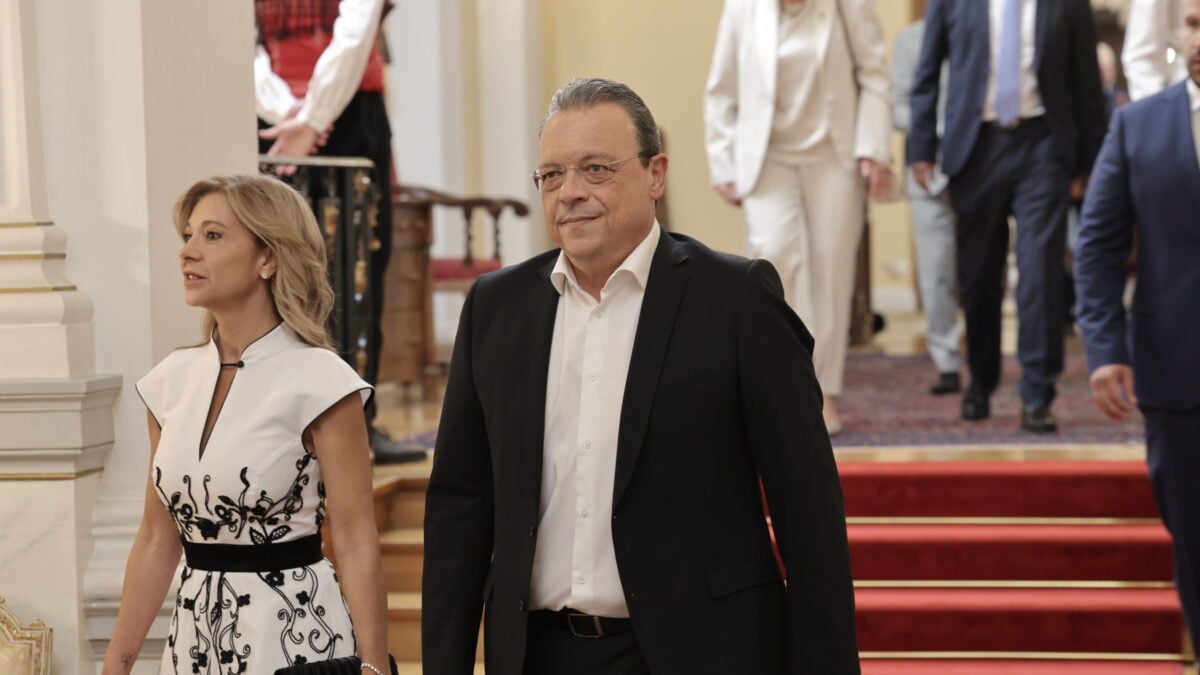 Live δεξίωση στο Προεδρικό Μέγαρο για την 52η επέτειο αποκατάστασης της Δημοκρατίας 8 Live δεξίωση στο Προεδρικό Μέγαρο για την 52η επέτειο αποκατάστασης της Δημοκρατίας