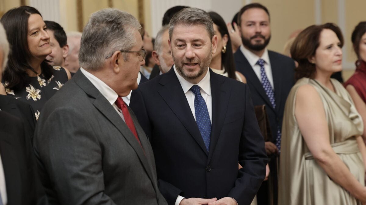 52 χρόνια από την Αποκατάσταση της Δημοκρατίας: δεξίωση, χειραψίες και πηγαδάκια 8 52 χρόνια από την Αποκατάσταση της Δημοκρατίας: δεξίωση, χειραψίες και πηγαδάκια