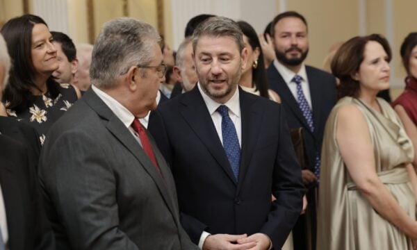 52 χρόνια από την Αποκατάσταση της Δημοκρατίας: δεξίωση, χειραψίες και πηγαδάκια