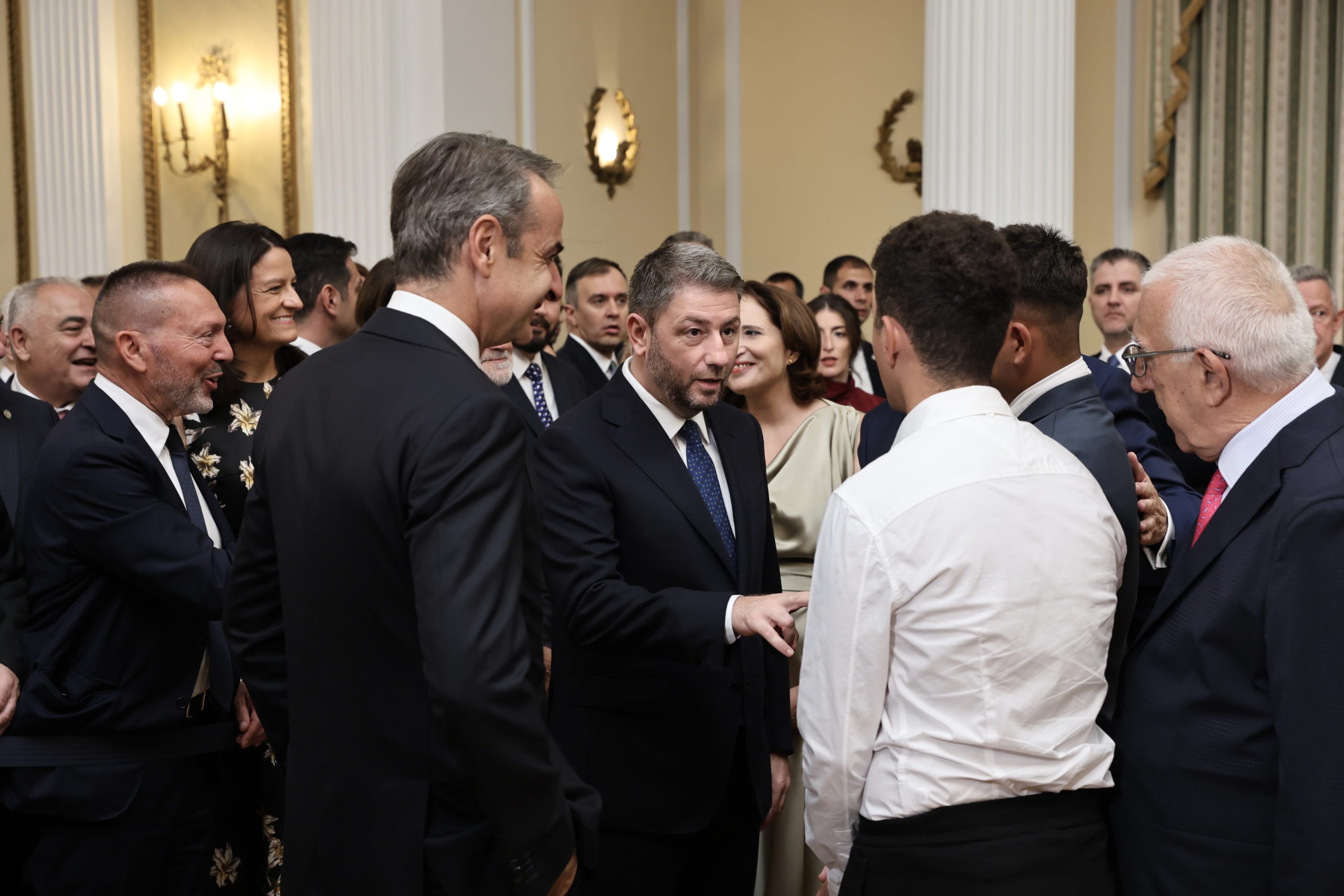 52 χρόνια από την Αποκατάσταση της Δημοκρατίας: δεξίωση, χειραψίες και πηγαδάκια 17 52 χρόνια από την Αποκατάσταση της Δημοκρατίας: δεξίωση, χειραψίες και πηγαδάκια