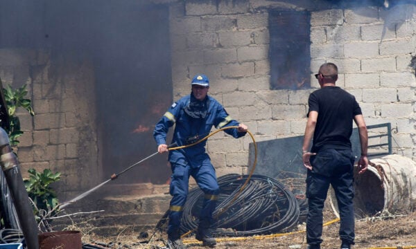 Υπουργείο Υγείας: Οδηγίες προστασίας από τον καπνό πυρκαγιών – Ποιες ομάδες κινδυνεύουν περισσότερο