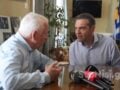 Λέσβος: Ο Τσίπρας συναντήθηκε με τον Μουτζούρη – «Ήταν καθηγητής μου, είχα πάρει 9 στο μάθημά του»