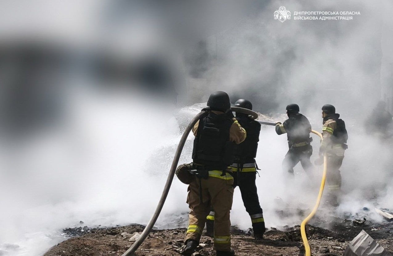 Ρωσική βόμβα στην Ουκρανία ισοπέδωσε εργοστάσιο τροφίμων: Τρεις νεκροί, 28 τραυματίες, ανάμεσά τους ένα κοριτσάκι δύο ετών