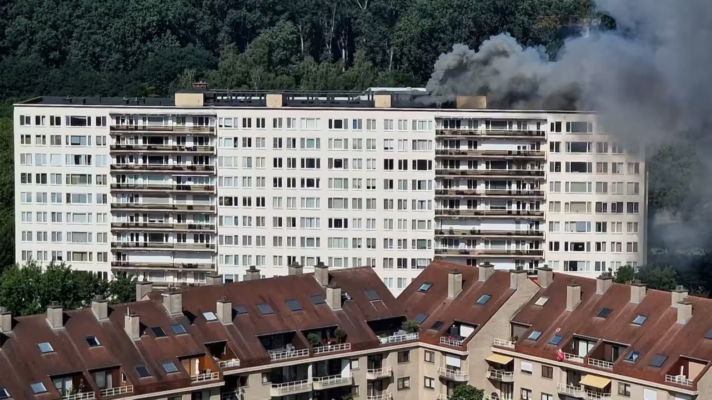 Αμβέρσα: Η φονική πυρκαγιά αποδίδεται σε τεχνικό πρόβλημα στο ισόγειο – Ενός λεπτού σιγή στο Φλαμανδικό Κοινοβούλιο