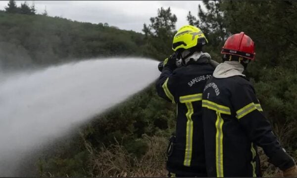 Γαλλία: 22χρονος πυροσβέστης έχασε τη ζωή του κατά την κατάσβεση πυρκαγιάς στη Σαβοΐα