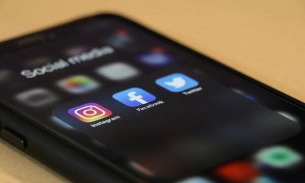 Instagram: Ενέκρινε διαφημίσεις που οδηγούσαν σε υλικό κακοποίησης παιδιών