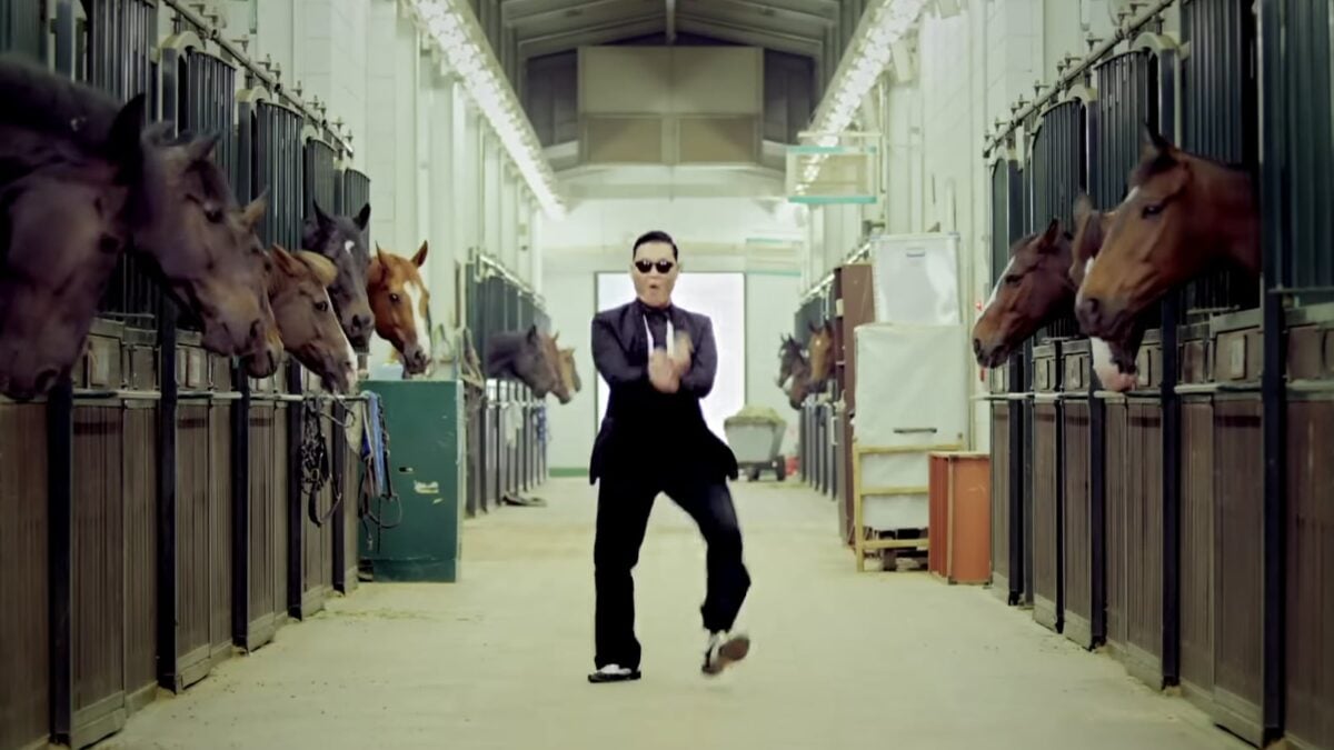 Gangnam Style: Έγινε το πρώτο μουσικό βίντεο της K-Pop που ξεπέρασε τις έξι δισεκατομμύρια προβολές στο YouTube 1 Gangnam Style: Έγινε το πρώτο μουσικό βίντεο της K-Pop που ξεπέρασε τις έξι δισεκατομμύρια προβολές στο YouTube