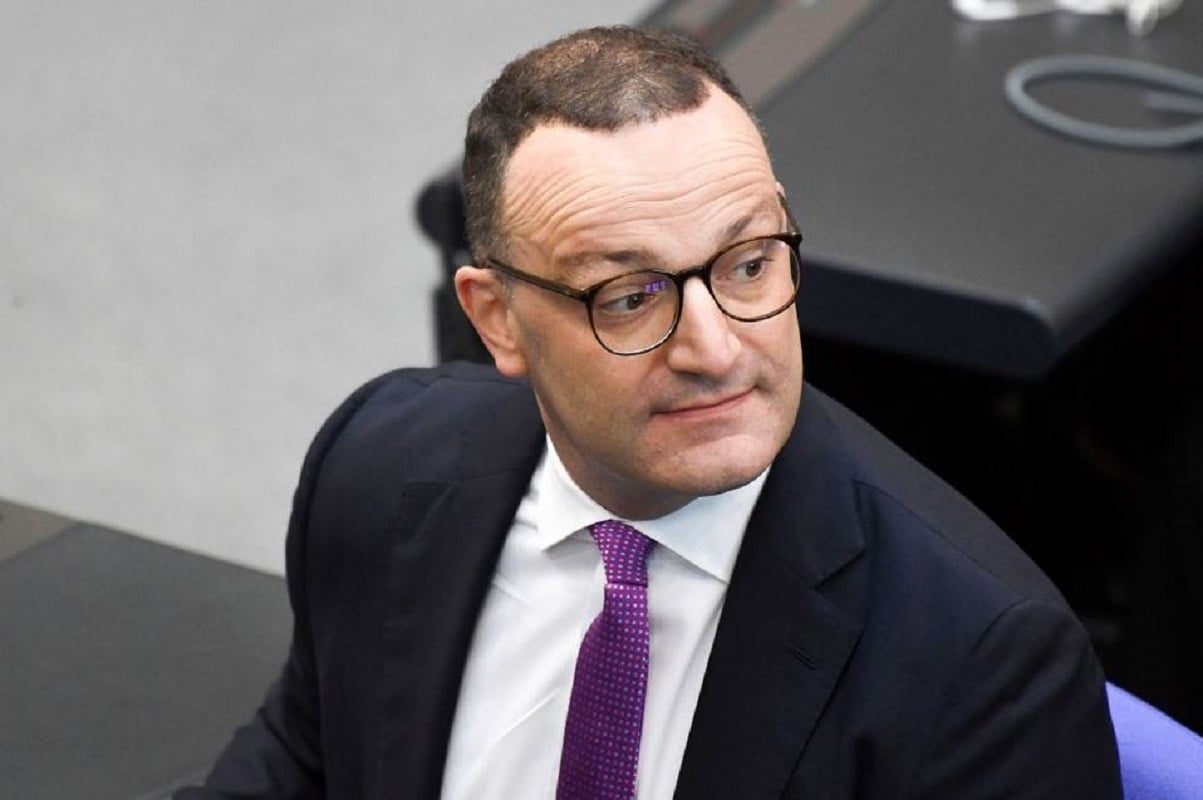 Γερμανία: Ο Γενς Σπαν παραιτήθηκε από την ηγεσία των Χριστιανοδημοκρατών μετά τον σάλο για το παιδί που απέκτησε μέσω παρένθετης μητέρας