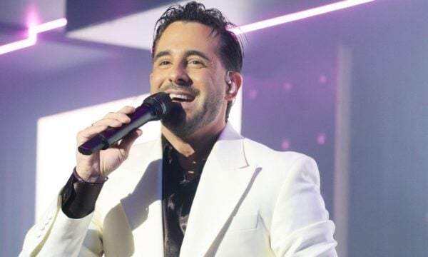 Γιώργος Λιβάνης: Στο νοσοκομείο ο τραγουδιστής – Η φωτογραφία και το μήνυμα για την υγεία του