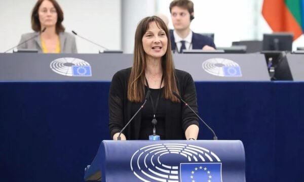 Κουντουρά: Το Ευρωπαϊκό Κοινοβούλιο ενισχύει τα δικαιώματα των επιβατών πτήσεων απέναντι στο Συμβούλιο – Ζητώ δωρεάν μεταφορά χειραποσκευών