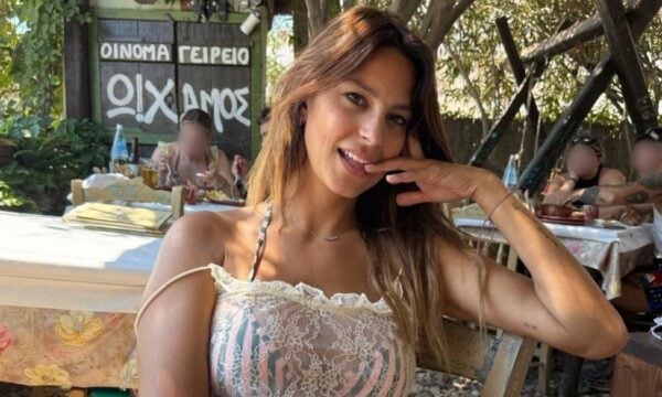 Κωνσταντίνα Ευριπίδου: Τρυφερές στιγμές με τον Φίλιππο Μιχόπουλο στη Σίφνο, φωτογραφίες