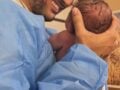 Πατέρας για πρώτη φορά ο Έλληνας τραγουδιστής: Η φωτογραφία από το μαιευτήριο και το μήνυμα για την κόρη του