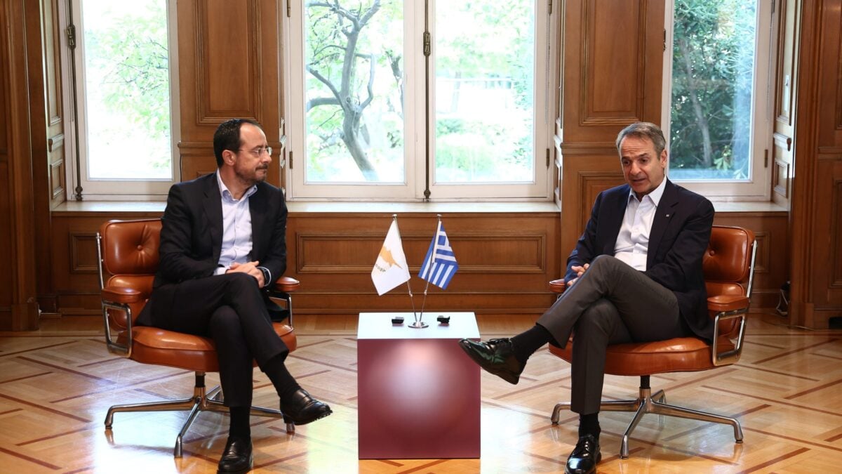 Συνάντηση Μητσοτάκη – Χριστοδουλίδη στο Μέγαρο Μαξίμου: «Η Ελλάδα στέκεται στο πλευρό της Κύπρου» 3 Συνάντηση Μητσοτάκη – Χριστοδουλίδη στο Μέγαρο Μαξίμου: «Η Ελλάδα στέκεται στο πλευρό της Κύπρου»