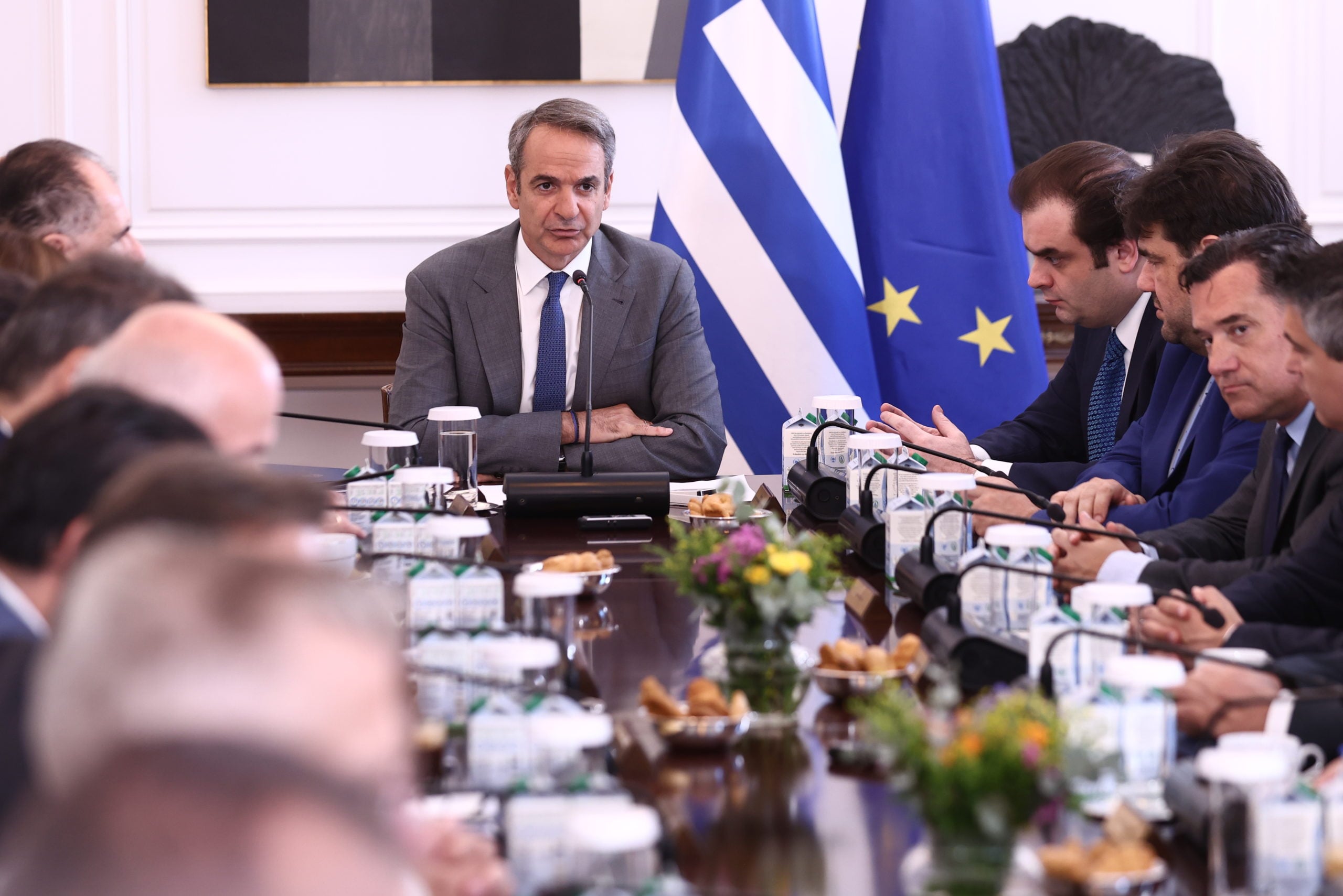 Μητσοτάκης στο Υπουργικό Συμβούλιο για νεκρούς πυροσβέστες: Η Πολιτεία τους τιμά και θωρακίζεται απέναντι στην κλιματική κρίση