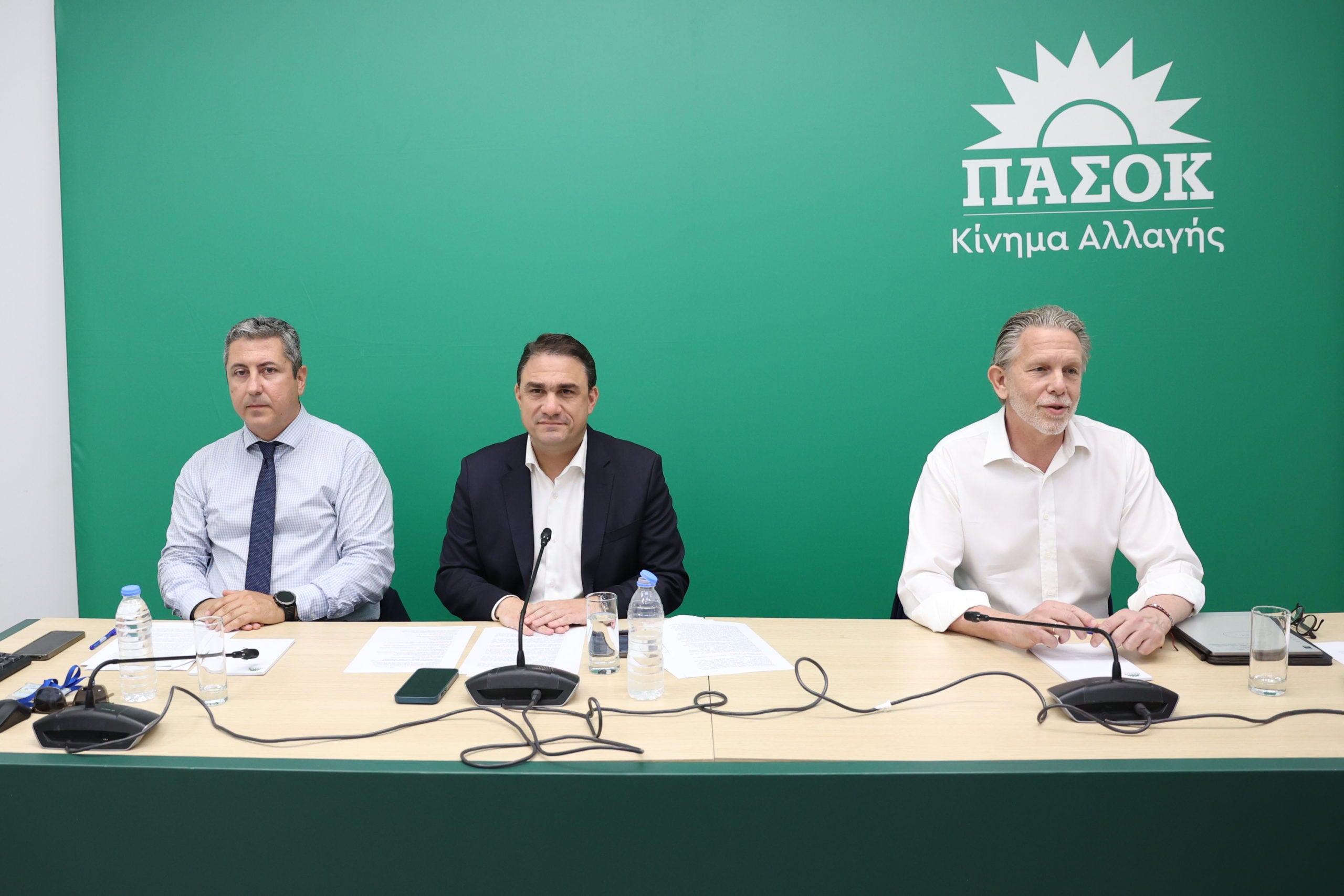 ΠΑΣΟΚ: Τα έργα που έμειναν εκτός από το Ταμείο Ανάκαμψης – «Ελλάδα 2.0»: η μεγάλη χαμένη ευκαιρία και η σύγκριση που εκθέτει την κυβέρνηση