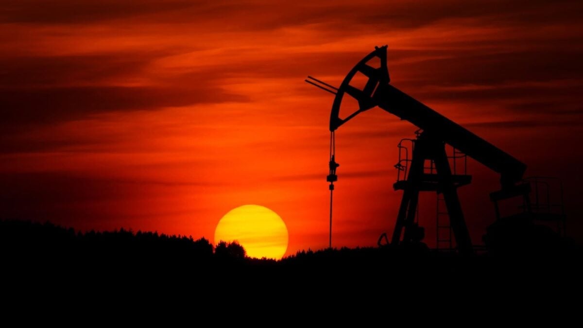Ιράν: Πούλησε πετρέλαιο αξίας 18 δισ. δολαρίων μέσα στον πόλεμο 1 Ιράν: Πούλησε πετρέλαιο αξίας 18 δισ. δολαρίων μέσα στον πόλεμο