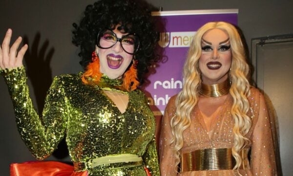Rainbow Mermaids για πρώτη φορά: Η ανοιχτή σχέση 21 χρόνων, ο χωρισμός και το φιλί σε καλεσμένο – «Εξαφανίστηκα με μια βαλίτσα και 70€»