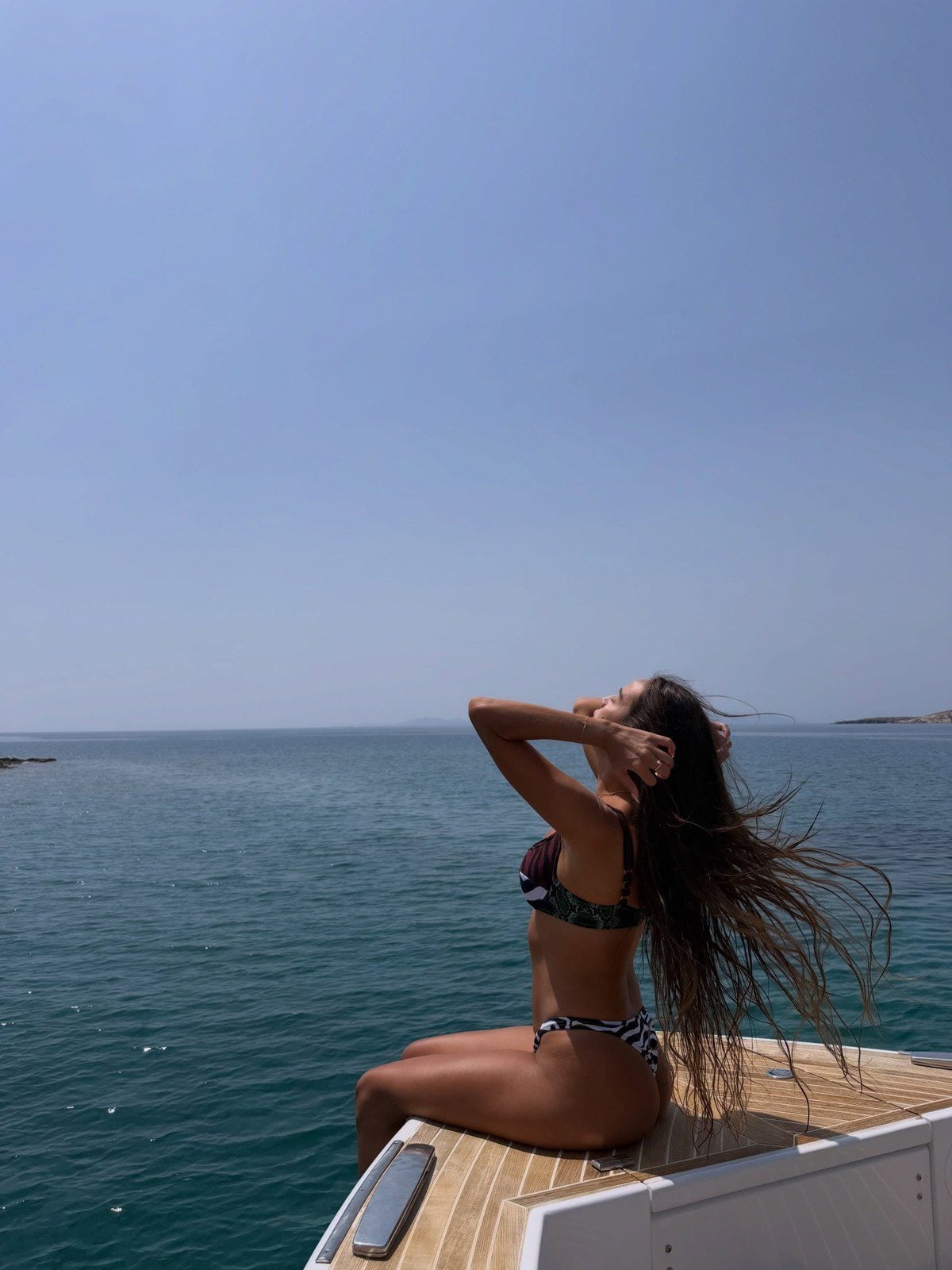 Ρία Ελληνίδου: Φωτογραφίες στο Instagram με μπικίνι πάνω σε σκάφος 18 Ρία Ελληνίδου: «Έριξε» το Instagram με μπικίνι πάνω σε σκάφος (φωτογραφίες)