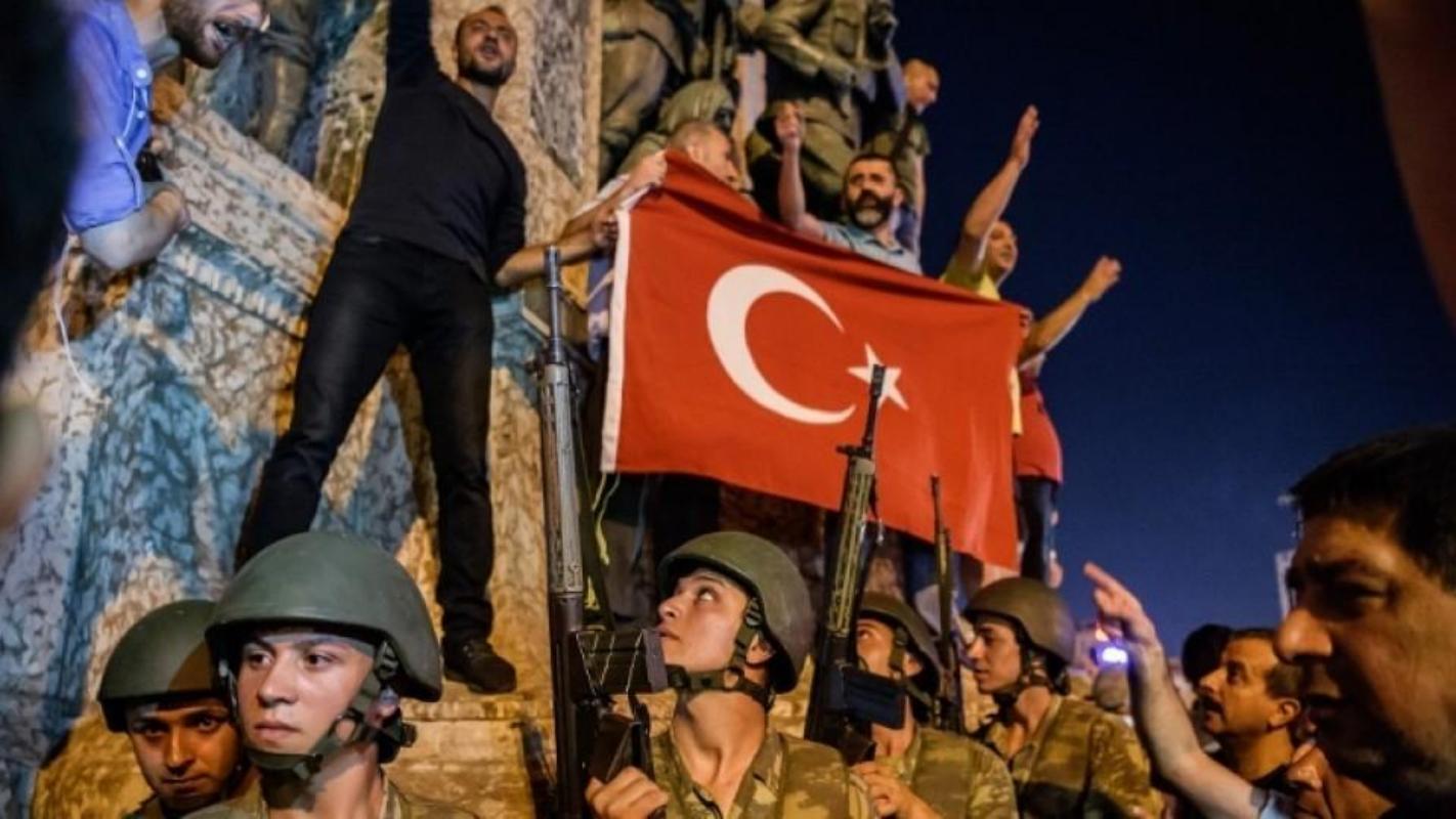 Η Τουρκία: Σχεδόν 1.000 συλλήψεις δύο ημέρες πριν από την επέτειο 10 ετών του αποτυχημένου πραξικοπήματος