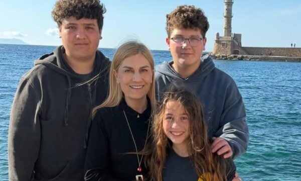 Σέβη Βολουδάκη: Σπάνια φωτογραφία με την κόρη της Δάφνη και ευχή για τα γενέθλιά της