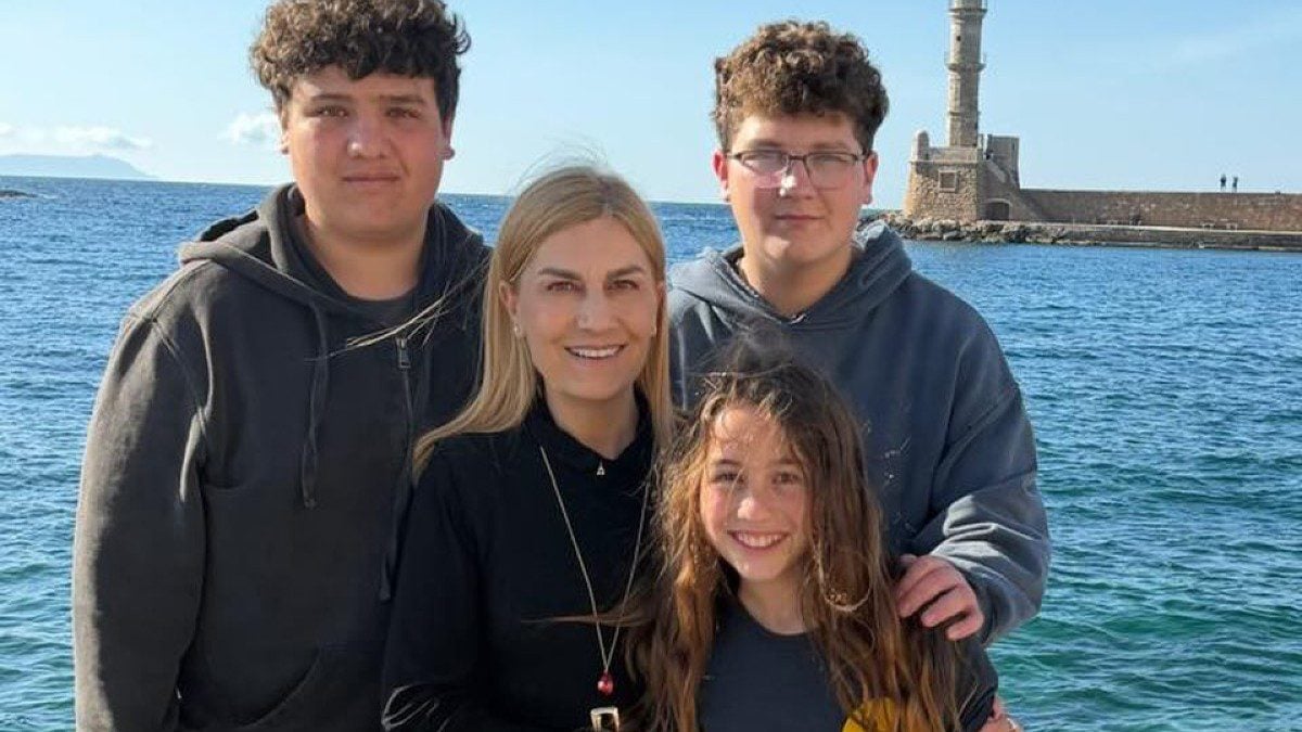 Σέβη Βολουδάκη: Σπάνια φωτογραφία με την κόρη της Δάφνη και ευχή για τα γενέθλιά της